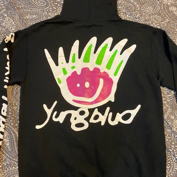 Hoodie from Hot Topic - Picture 3 of 7